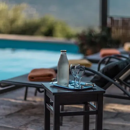 Kameni Dvori - Family Near Dubrovnik *