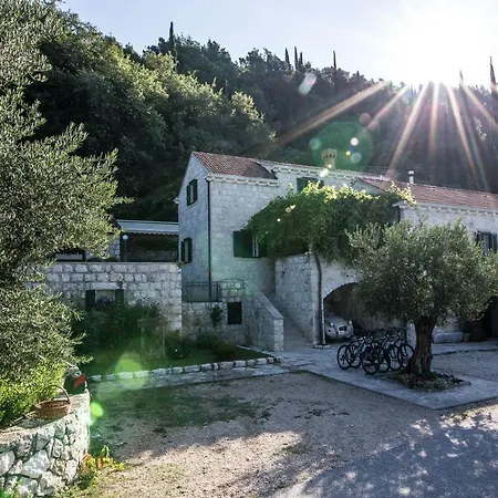 Kameni Dvori - Family Near Dubrovnik * Lovorno