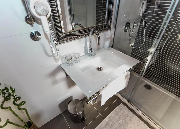 Kameni Dvori - Family Near Dubrovnik Holiday home Lovorno