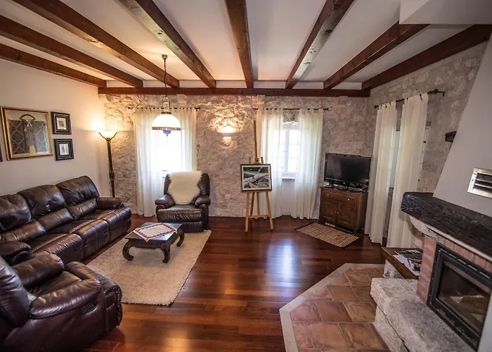 Kameni Dvori - Family Near Dubrovnik Holiday home Lovorno