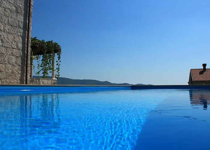 Kameni Dvori - Family Near Dubrovnik *