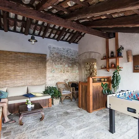 Kameni Dvori - Family Near Dubrovnik