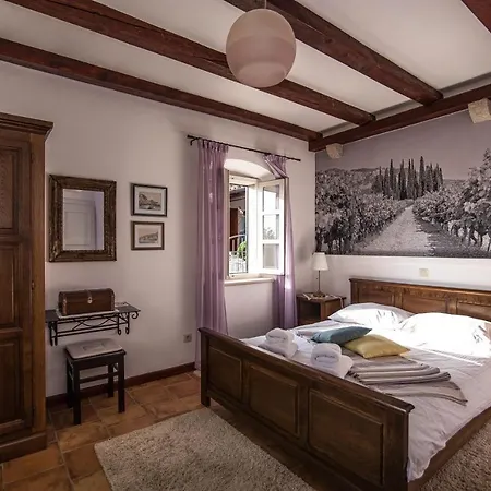 Kameni Dvori - Family Near Dubrovnik