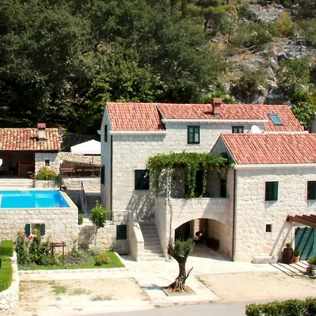 Vakantiehuis Kameni Dvori - Family Near Dubrovnik *