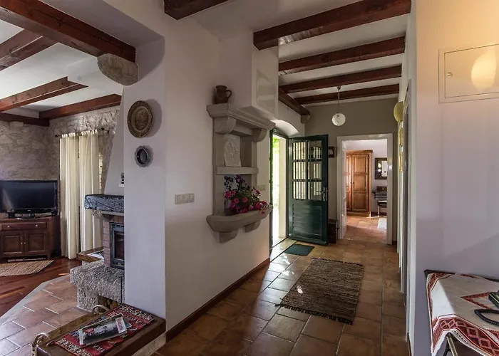 Kameni Dvori - Family Near Dubrovnik * Lovorno