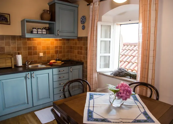 Kameni Dvori - Family Near Dubrovnik *