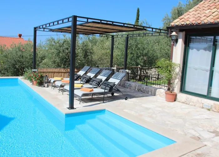 Kameni Dvori - Family Near Dubrovnik *