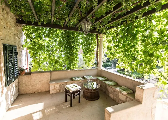 בית נופש Kameni Dvori - Family Near Dubrovnik