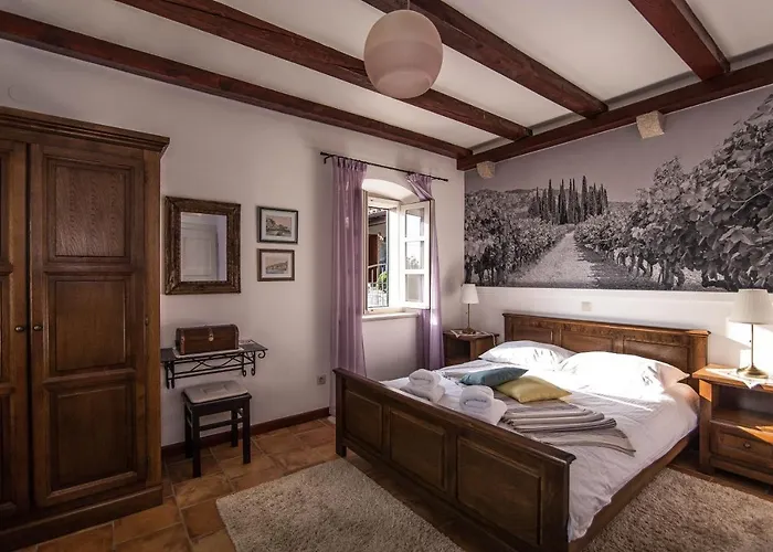 Kameni Dvori - Family Near Dubrovnik