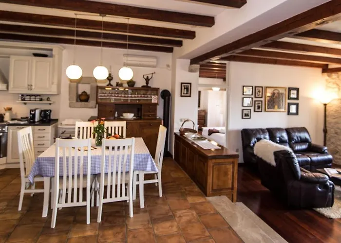 Kameni Dvori - Family Near Dubrovnik בית נופש Lovorno