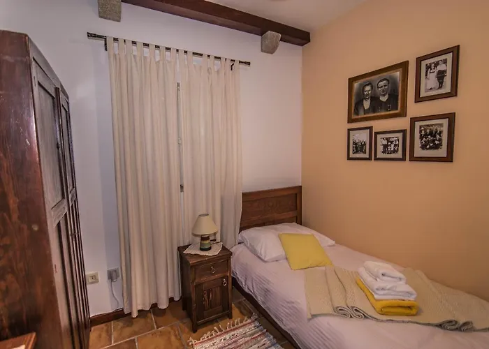 Kameni Dvori - Family Near Dubrovnik * Lovorno